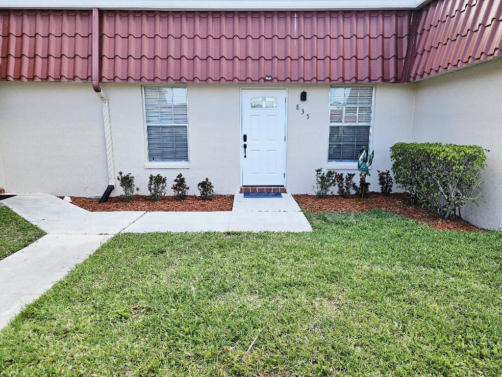 835 Salem Lane, Greenacres, FL 33467