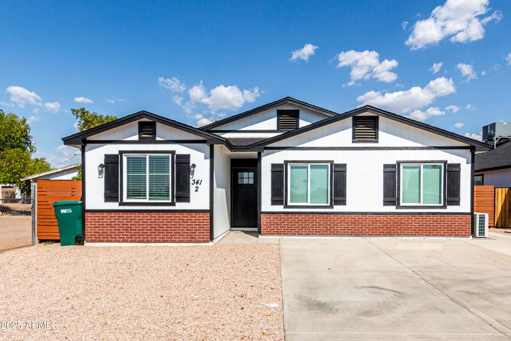 1932 E CARVER Drive 2, Phoenix, AZ 85040