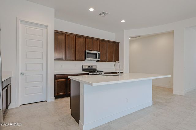 7675 W BRONCO Trail, Peoria, AZ 85383