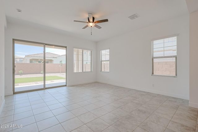 7675 W BRONCO Trail, Peoria, AZ 85383
