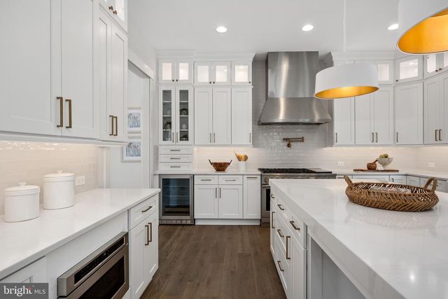 8642 MCHENRY ST, Vienna, VA 22180