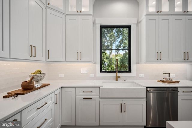 8642 MCHENRY ST, Vienna, VA 22180