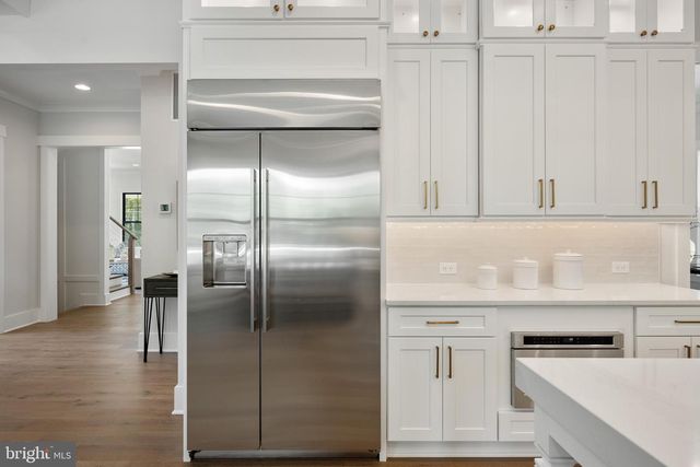 8642 MCHENRY ST, Vienna, VA 22180