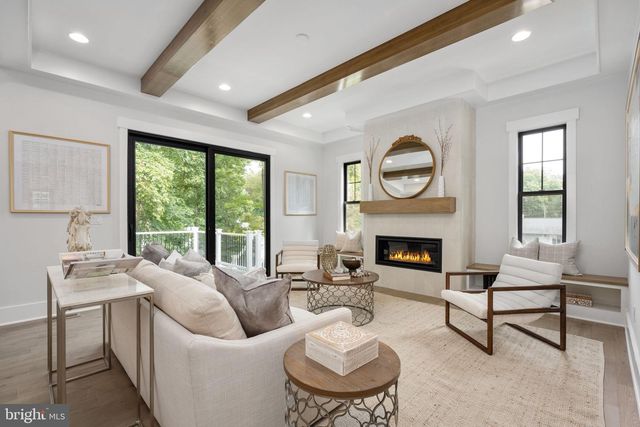 8642 MCHENRY ST, Vienna, VA 22180