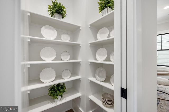 8642 MCHENRY ST, Vienna, VA 22180