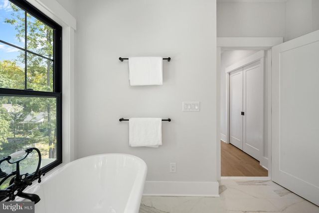 8642 MCHENRY ST, Vienna, VA 22180