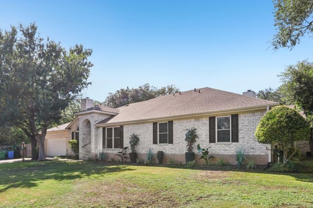 201 Sailmaster ST, Lakeway, TX 78734