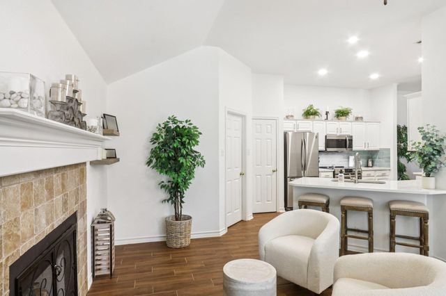 201 Sailmaster ST, Lakeway, TX 78734