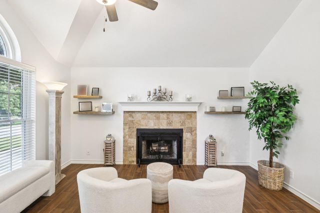201 Sailmaster ST, Lakeway, TX 78734