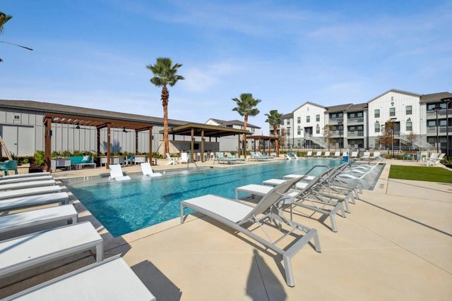 945 Blakey LN 10304, Bastrop, TX 78602