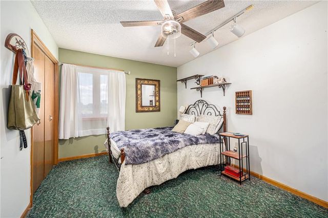 8206 E 235th Street, Peculiar, MO 64078