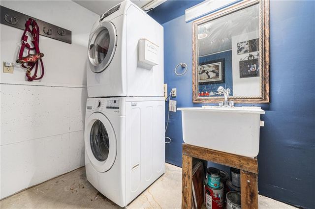 8206 E 235th Street, Peculiar, MO 64078