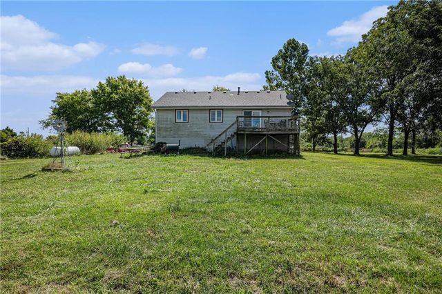 8206 E 235th Street, Peculiar, MO 64078
