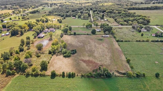 8206 E 235th Street, Peculiar, MO 64078