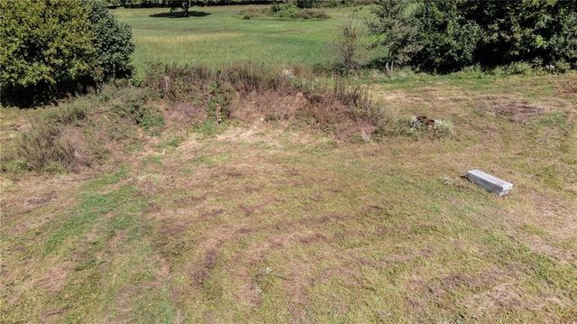 8206 E 235th Street, Peculiar, MO 64078