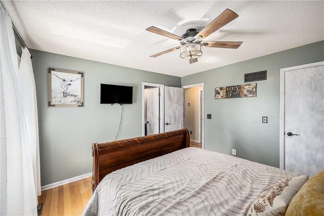 8206 E 235th Street, Peculiar, MO 64078