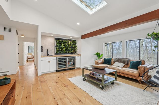 4 Mountain Brook Road, Cornwall, NY 12518