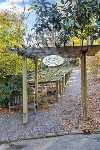 652 Timm Valley Road, Atlanta, GA 30305