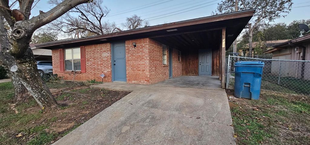217 Fireside Village Drive, Keene, TX 76059