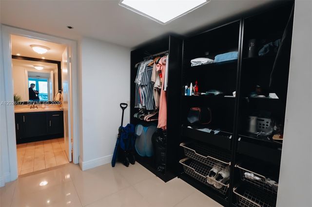 1717 N Bayshore Dr A-1253, Miami, FL 33132