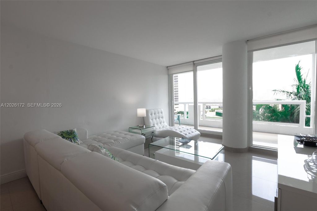 1717 N Bayshore Dr A-1253, Miami, FL 33132