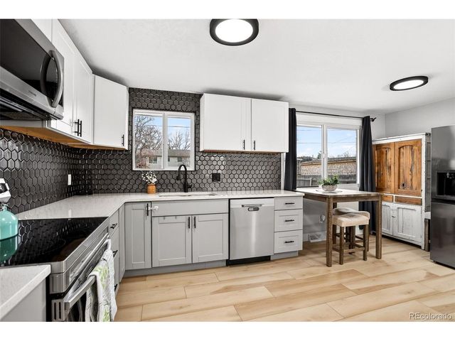 3222 Blackhawk Circle, Aurora, CO 80011