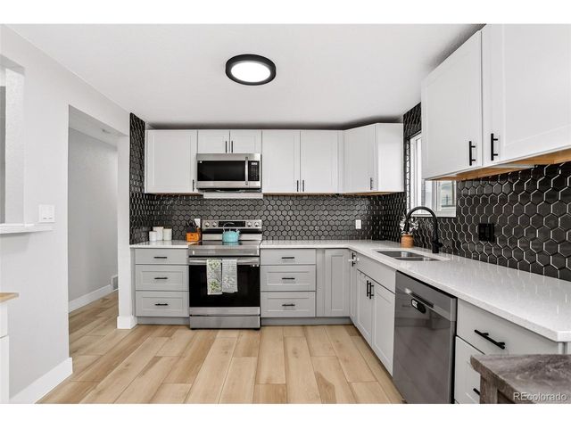 3222 Blackhawk Circle, Aurora, CO 80011