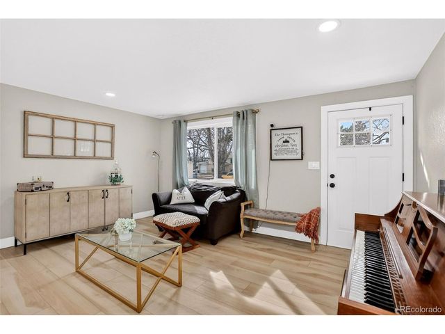 3222 Blackhawk Circle, Aurora, CO 80011