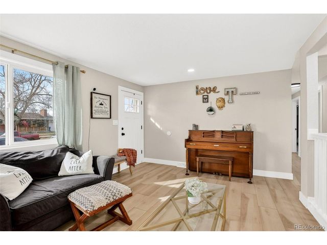 3222 Blackhawk Circle, Aurora, CO 80011