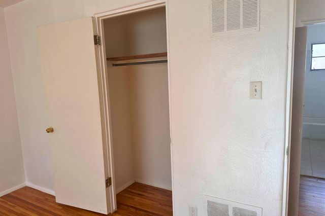 1033 Louisiana Boulevard SE, Albuquerque, NM 87108