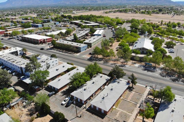 1033 Louisiana Boulevard SE, Albuquerque, NM 87108