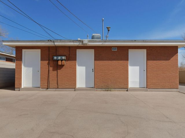 1033 Louisiana Boulevard SE, Albuquerque, NM 87108