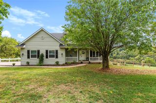 2664 Lookout Point Circle NE, Solon, IA 52333