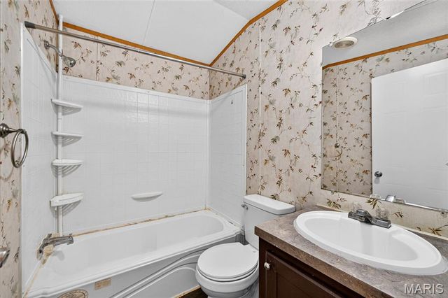1203 Highway J, Troy, MO 63379