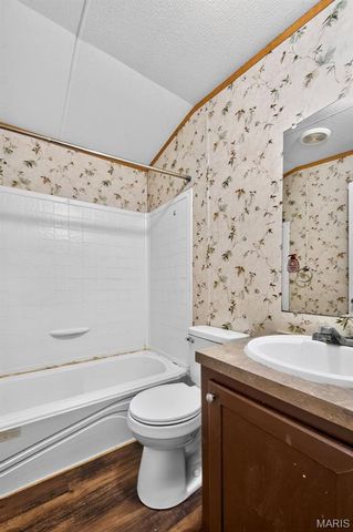 1203 Highway J, Troy, MO 63379