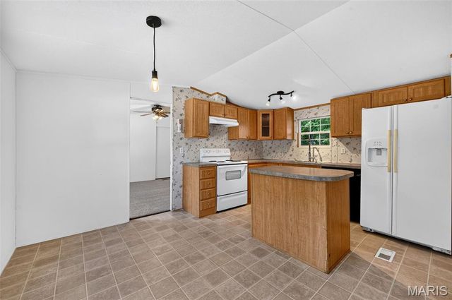 1203 Highway J, Troy, MO 63379