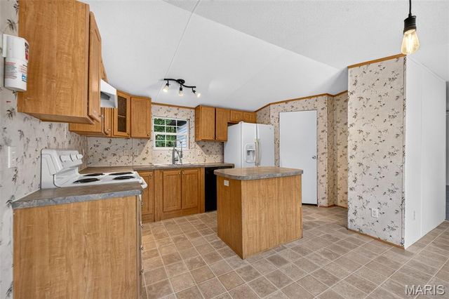 1203 Highway J, Troy, MO 63379