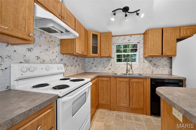 1203 Highway J, Troy, MO 63379