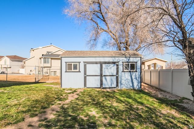 3045 S FERNBUSH DR, Magna, UT 84044
