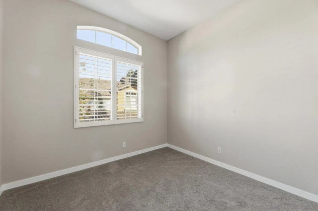 11908 Tivoli Park Row 7, San Diego, CA 92128