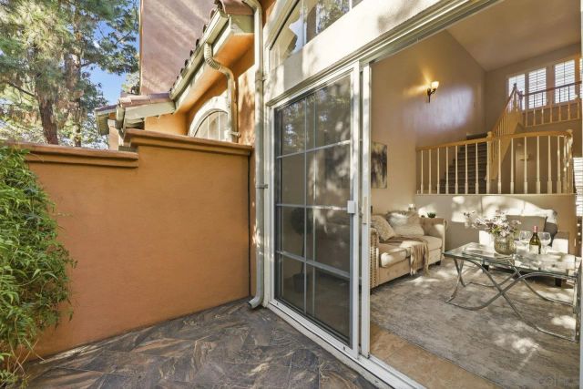 11908 Tivoli Park Row 7, San Diego, CA 92128