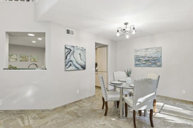 11908 Tivoli Park Row 7, San Diego, CA 92128