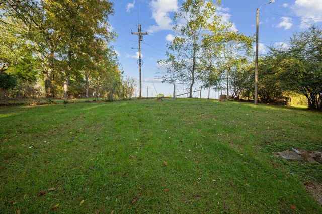 1155 Westfield Rd, Dickson, TN 37055