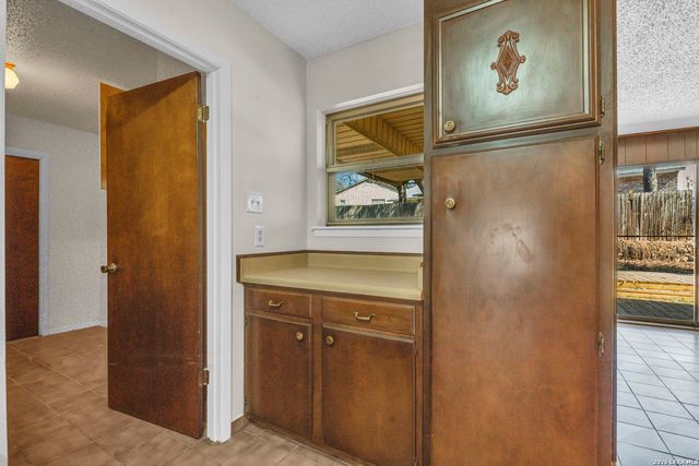 5606 rolling ridge, San Antonio, TX 78228