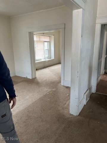 9618 Raymond Avenue, Cleveland, OH 44104