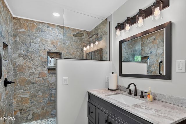 299 Old Eleven Drive, Abingdon, VA 24210