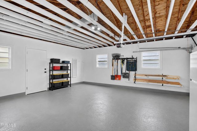 299 Old Eleven Drive, Abingdon, VA 24210