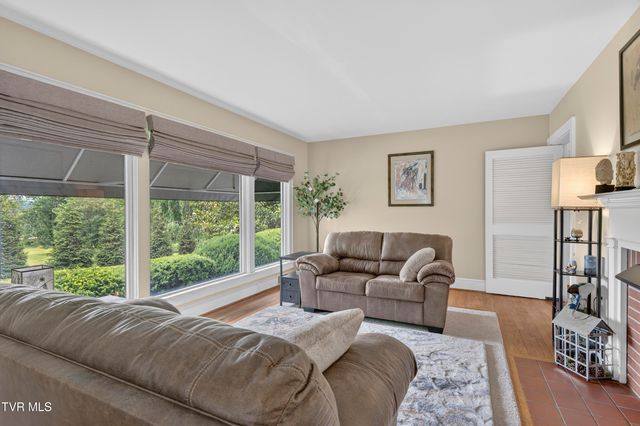 299 Old Eleven Drive, Abingdon, VA 24210