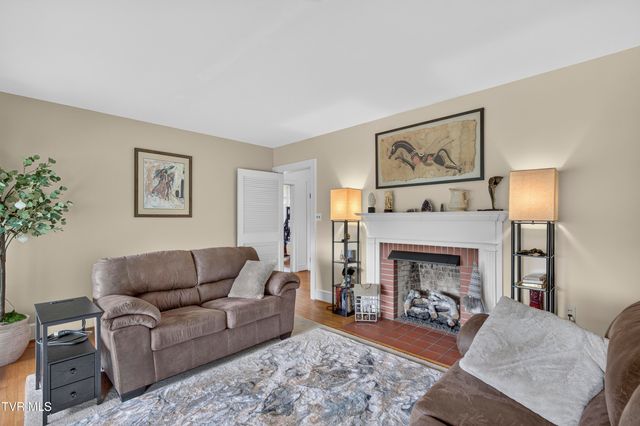 299 Old Eleven Drive, Abingdon, VA 24210