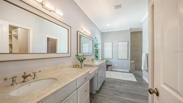 560 CHIPPING LANE, Longboat Key, FL 34228